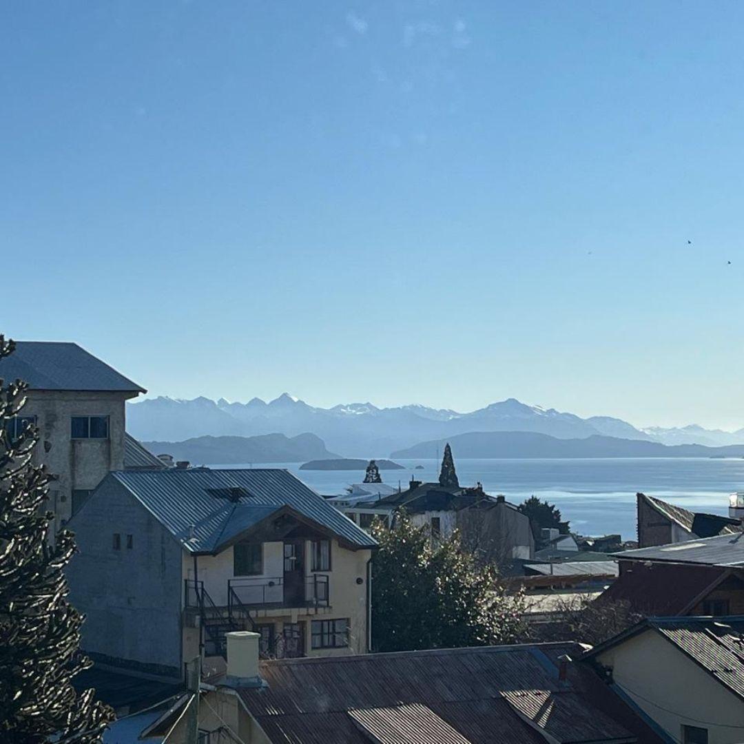 Departamento 2 Ambientes Amoblado con Cochera en Pleno Centro – San Carlos de Bariloche