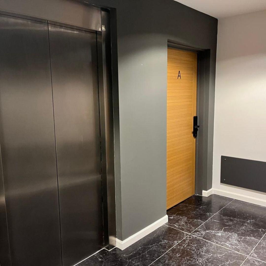 Departamento 2 Ambientes Amoblado con Cochera en Pleno Centro – San Carlos de Bariloche