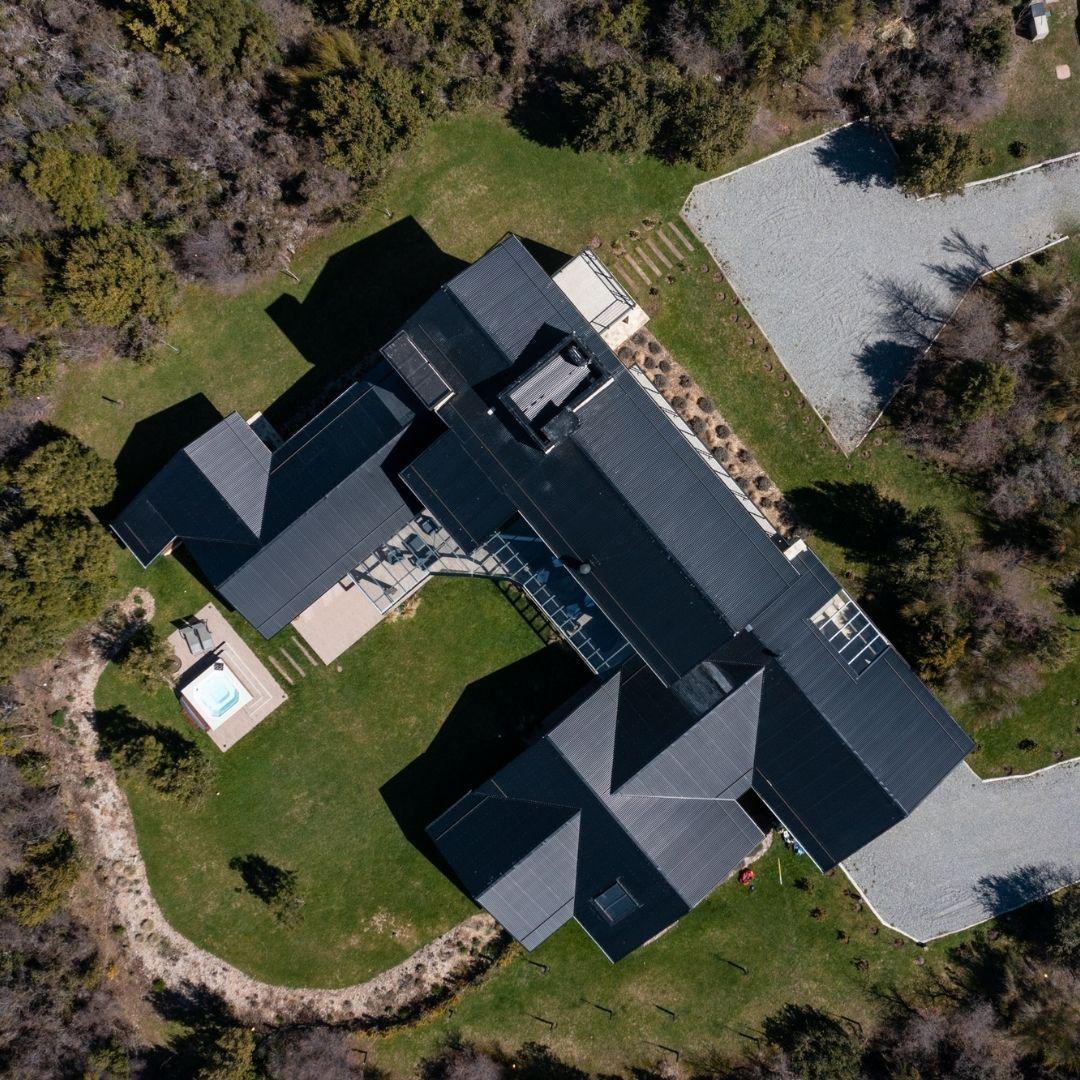 Exclusiva Residencia en Arelauquen: Parque, Vista al Lago y Diseño Totalmente Equipado